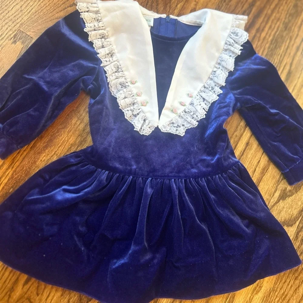 Vintage Rare Editions Blue Velvet Holiday Dress Lace Collar Girls 2T